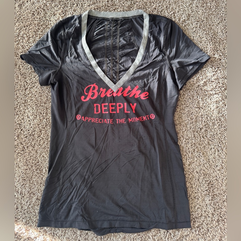 Lululemon 6 Run Energy Short Sleeve Varsity Black Coal Stripe Passion Pink Vneck